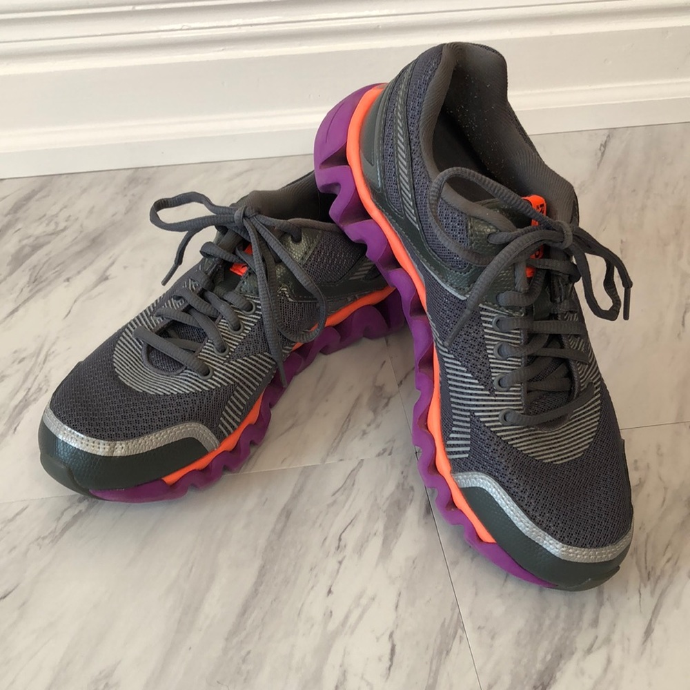 Reebok Women’s ZIGLITE, Size 6.5